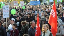 Demonstration Auf dem Bild sehen Sie ein eine Menschenmenge auf einer Demonstration